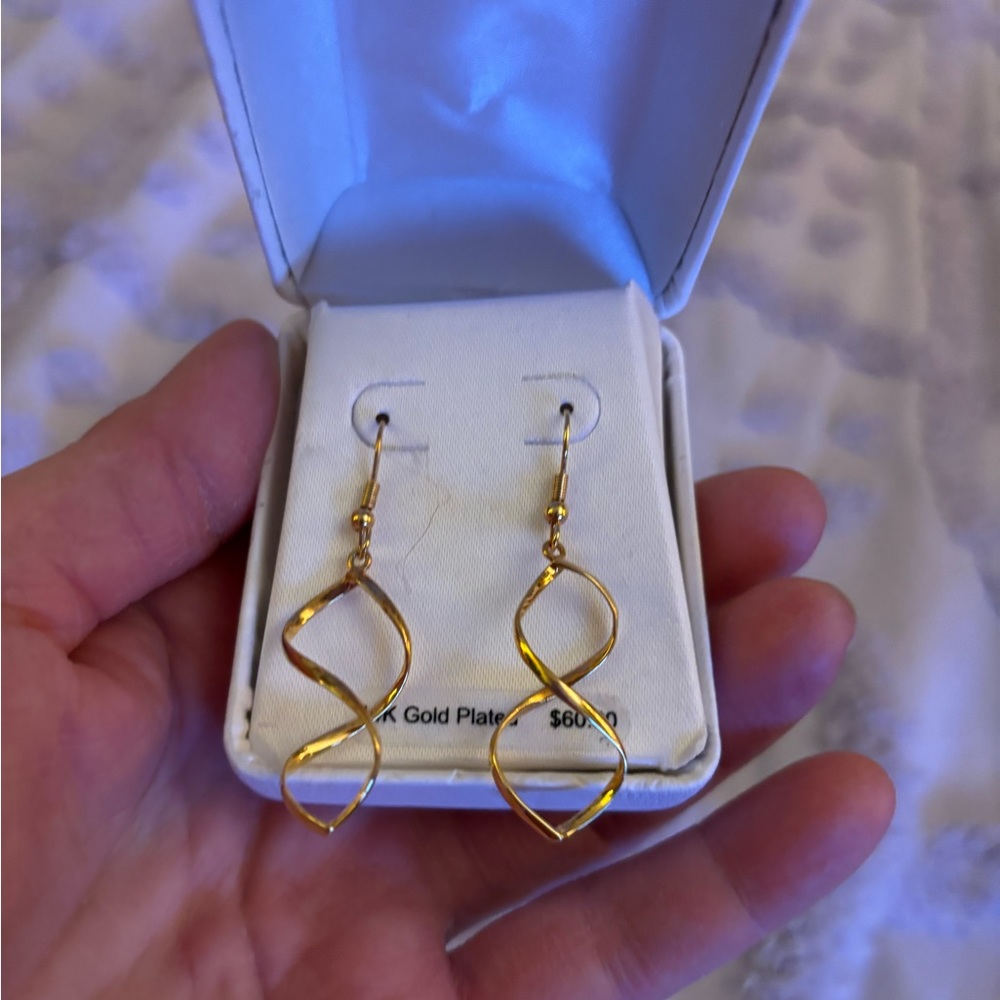 14K gold plated swirl earrings.